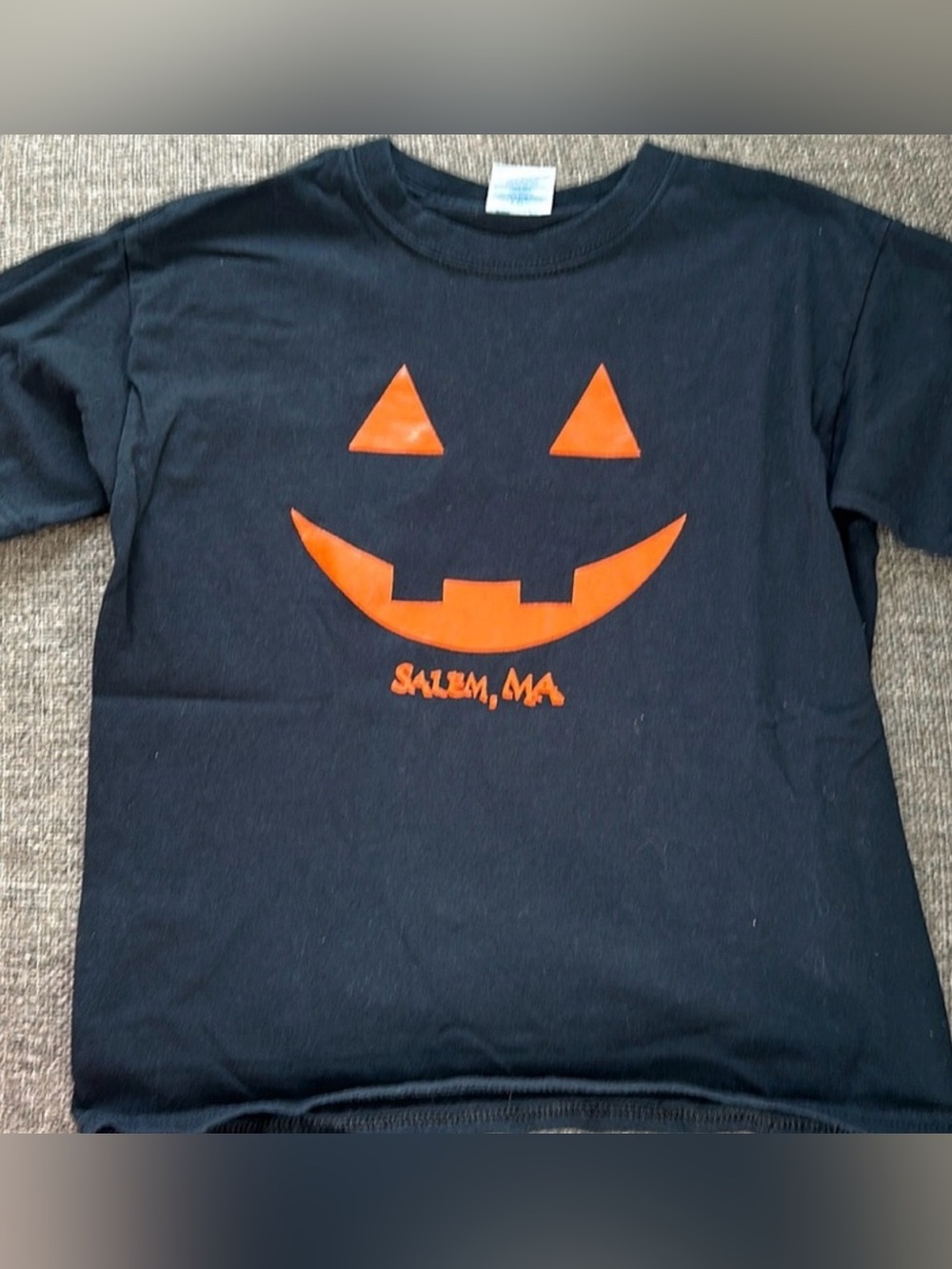 Gildan Salem MA Halloween Pumpkin Jack O Lantern Graphic Tee Shirt Kids M 10-12